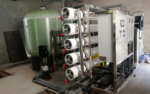 福建极野公司20T单级反渗透安装调试