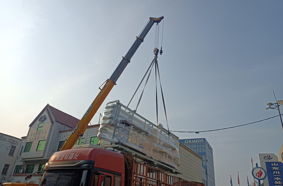 【川一股份】2套60T单级反渗透设备装车发往新疆阿克苏地区