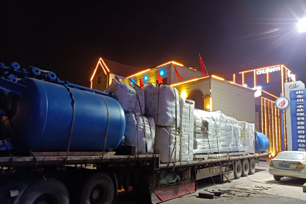 【川一股份】2✖10T双级反渗透设备+EDI超纯水设备+软化水设备装车发往江西省赣州市