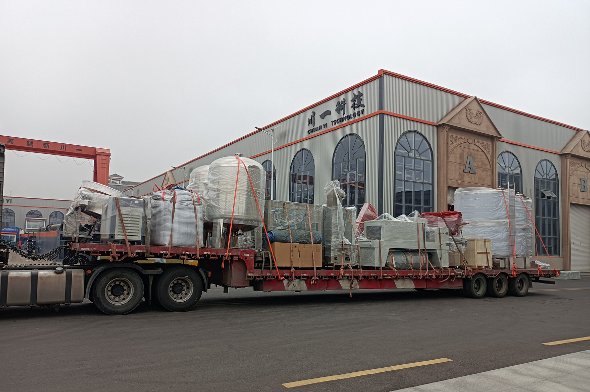 【川一股份】10T反渗透设备+6000瓶水灌装线水厂设备装车发往河南驻马店