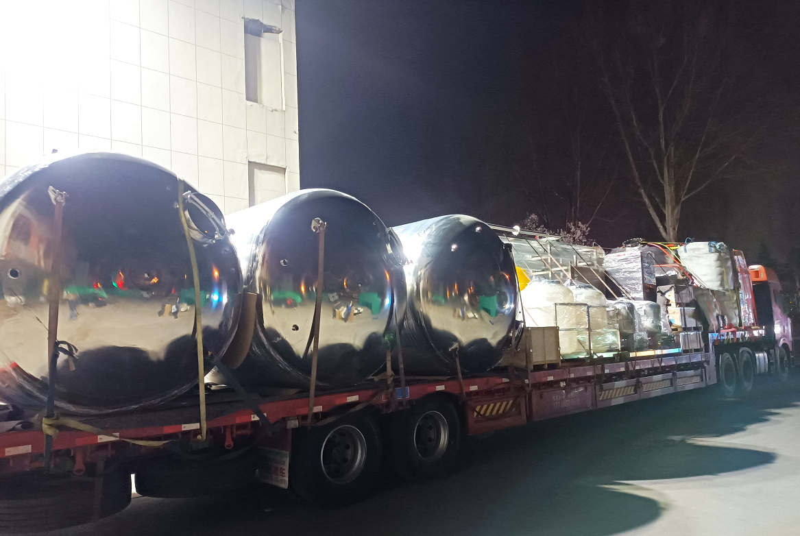 【川一股份】20T双级反渗透+EDI设备装车发往上海